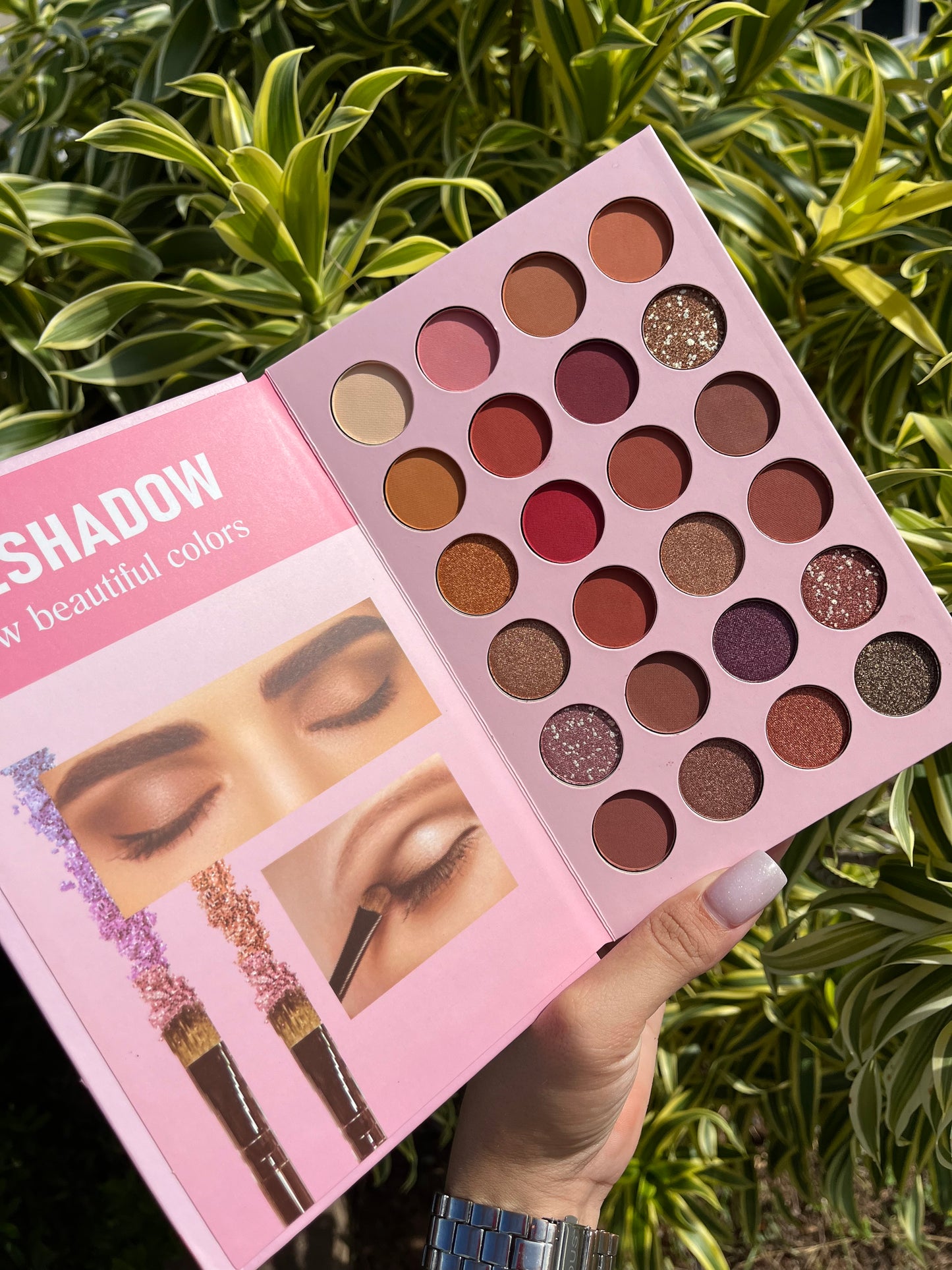 •Eyeshadow Book Palette