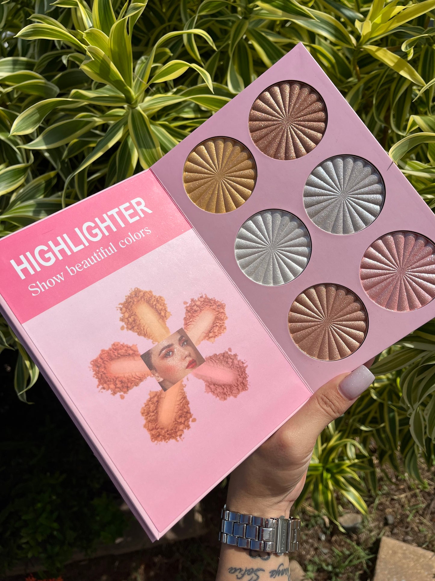 •Eyeshadow Book Palette
